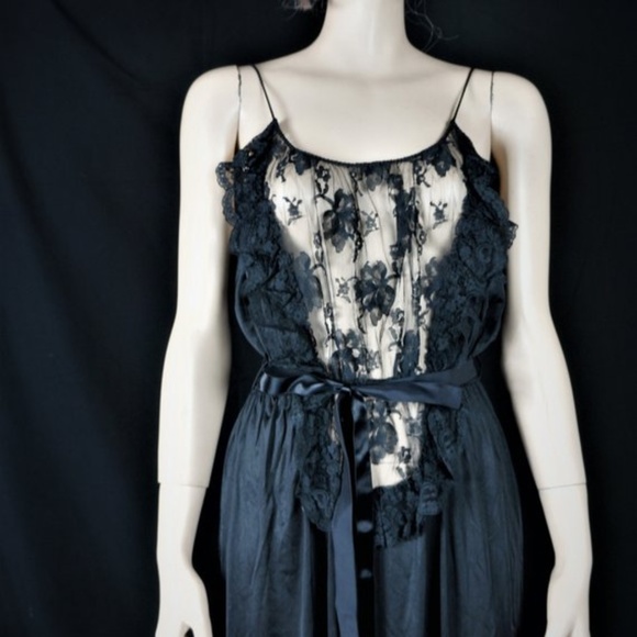 SOLD ON ETSY SHOP Vng Flair Full Sweep Nylon Nightgown - Picture 4 of 5